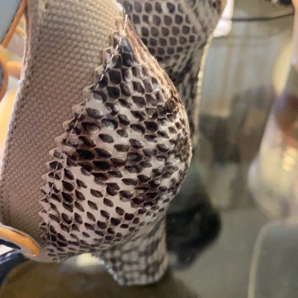 Shoes - Picture 3 of 4